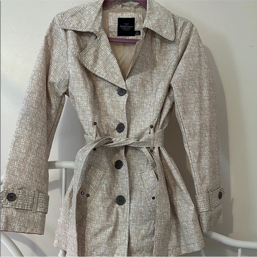 Faded Glory Women’s Small Trench Coat Beige White Print Belted Button Jacket